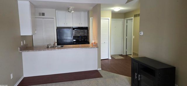 31827 Nardelli Lane, Roseville, MI 48066