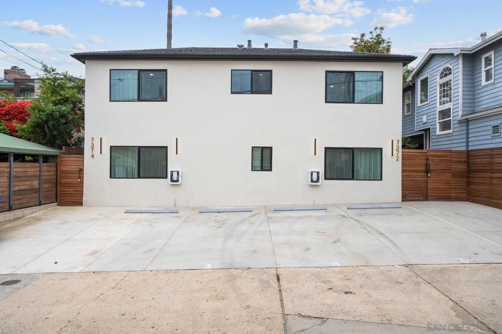 Image 42 of property listing at 7372 Fay Ave, La Jolla, CA 92037