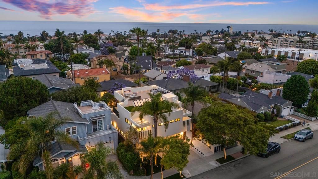 Image 48 of property listing at 7372 Fay Ave, La Jolla, CA 92037