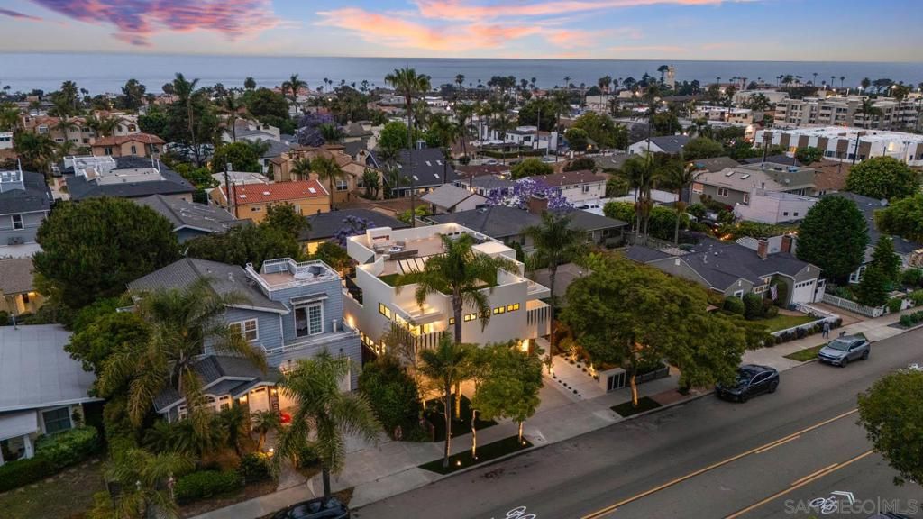 Image 50 of property listing at 7372 Fay Ave, La Jolla, CA 92037