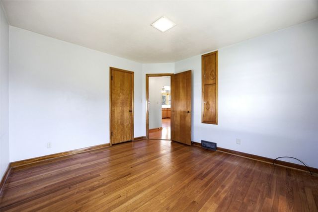 4731 Mount Vernon Rd, Cedar Rapids, IA 52403