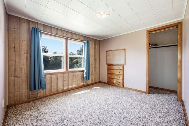 4731 Mount Vernon Rd, Cedar Rapids, IA 52403