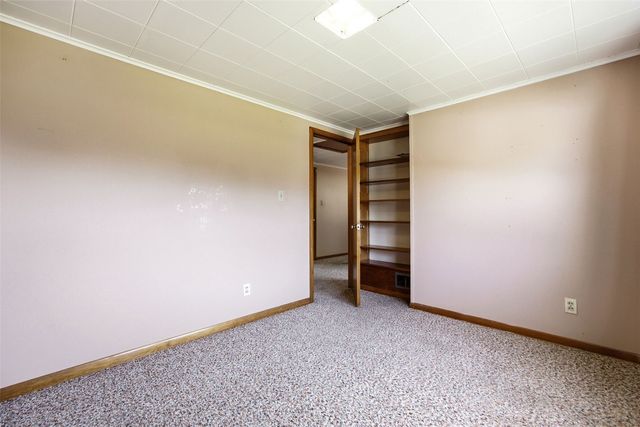 4731 Mount Vernon Rd, Cedar Rapids, IA 52403