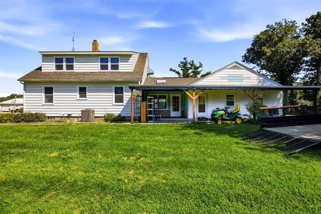 4731 Mount Vernon Rd, Cedar Rapids, IA 52403