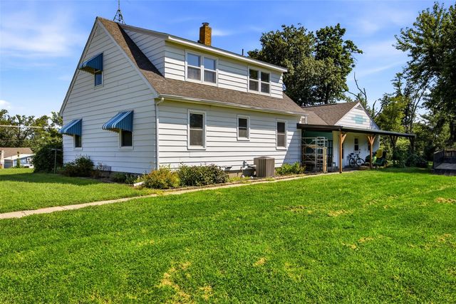 4731 Mount Vernon Rd, Cedar Rapids, IA 52403