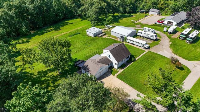 4731 Mount Vernon Rd, Cedar Rapids, IA 52403