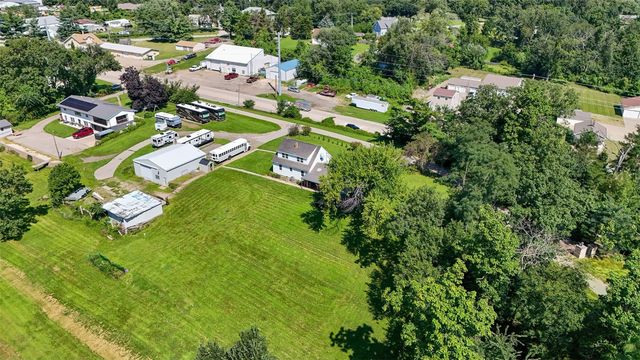 4731 Mount Vernon Rd, Cedar Rapids, IA 52403