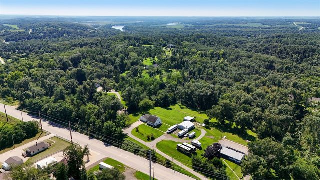 4731 Mount Vernon Rd, Cedar Rapids, IA 52403