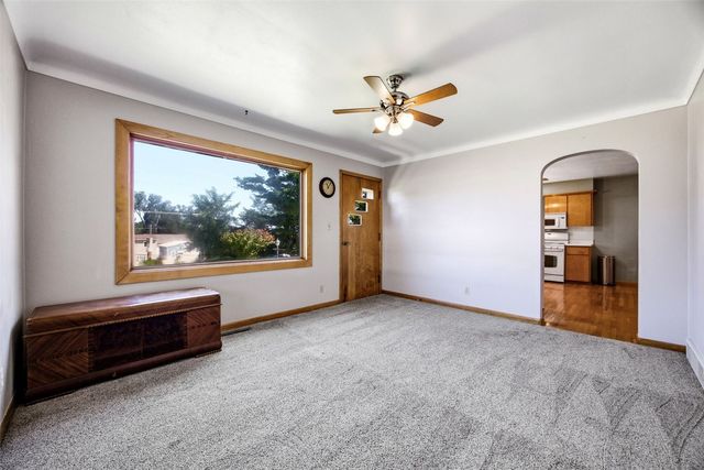 4731 Mount Vernon Rd, Cedar Rapids, IA 52403