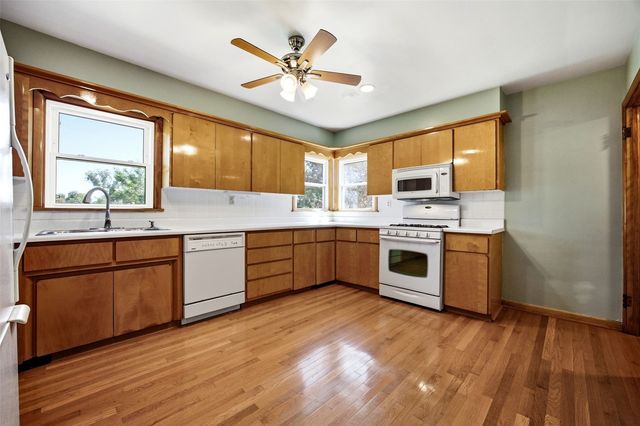 4731 Mount Vernon Rd, Cedar Rapids, IA 52403