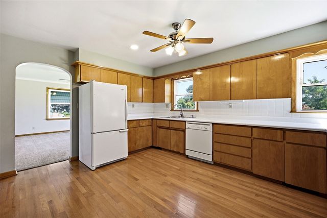 4731 Mount Vernon Rd, Cedar Rapids, IA 52403