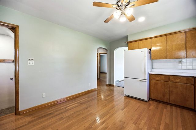 4731 Mount Vernon Rd, Cedar Rapids, IA 52403
