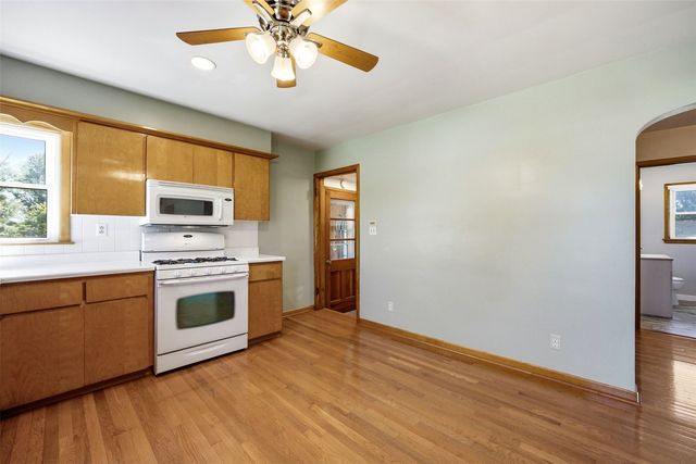 4731 Mount Vernon Rd, Cedar Rapids, IA 52403