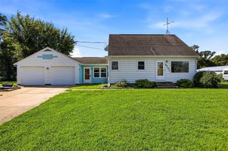 4731 Mount Vernon Rd, Cedar Rapids, IA 52403