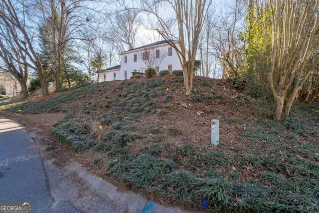 2360 Milstead Circle NE, Marietta, GA 30066