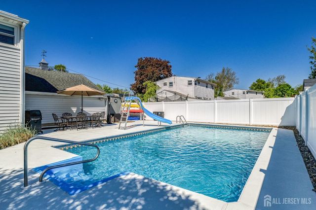 1391 Mohawk Road, North Brunswick, NJ 08902