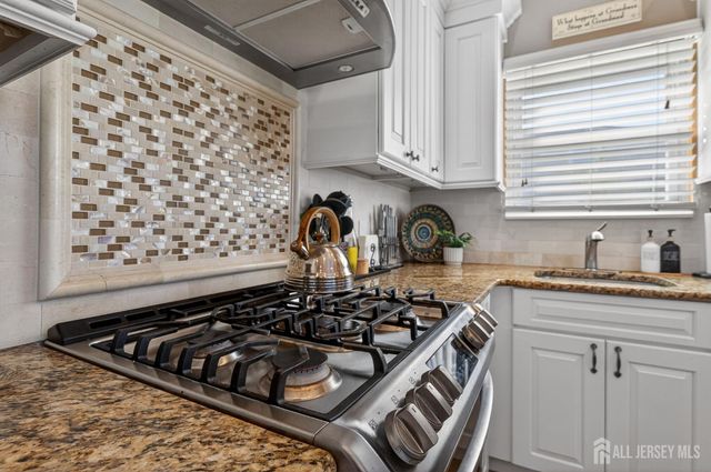 1391 Mohawk Road, North Brunswick, NJ 08902