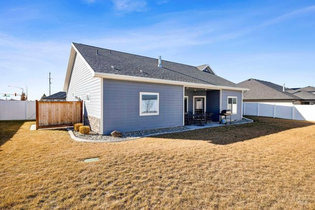 704 Midnight Sun Loop, Twin Falls, ID 83301