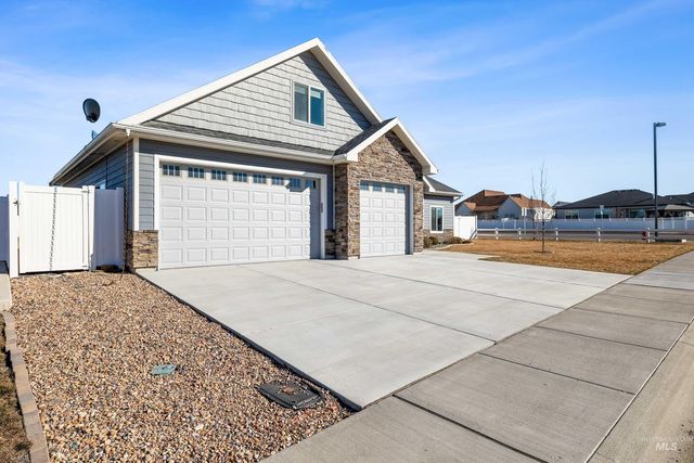 704 Midnight Sun Loop, Twin Falls, ID 83301
