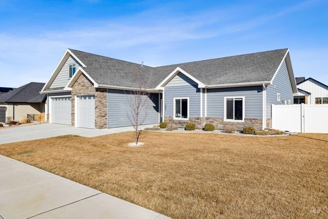 704 Midnight Sun Loop, Twin Falls, ID 83301