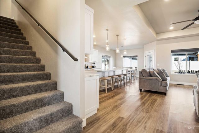 704 Midnight Sun Loop, Twin Falls, ID 83301