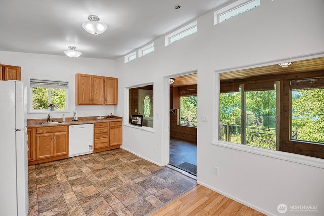 11321 E Lake Joy Drive NE, Carnation, WA 98014