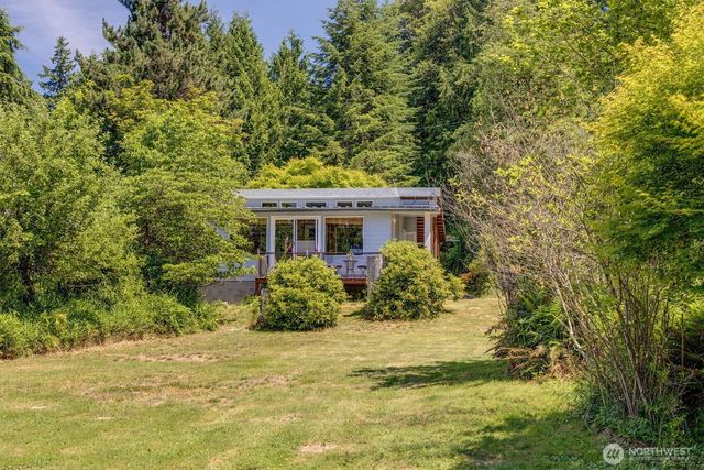 11321 E Lake Joy Drive NE, Carnation, WA 98014