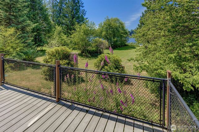11321 E Lake Joy Drive NE, Carnation, WA 98014