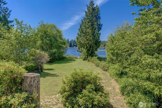 11321 E Lake Joy Drive NE, Carnation, WA 98014