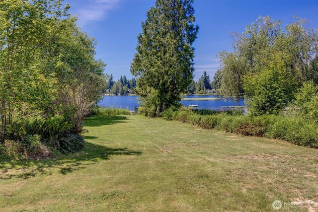 11321 E Lake Joy Drive NE, Carnation, WA 98014