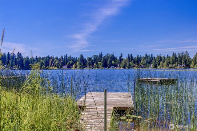 11321 E Lake Joy Drive NE, Carnation, WA 98014