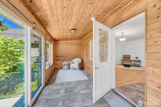 11321 E Lake Joy Drive NE, Carnation, WA 98014