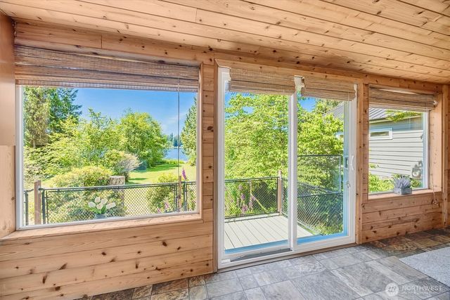 11321 E Lake Joy Drive NE, Carnation, WA 98014