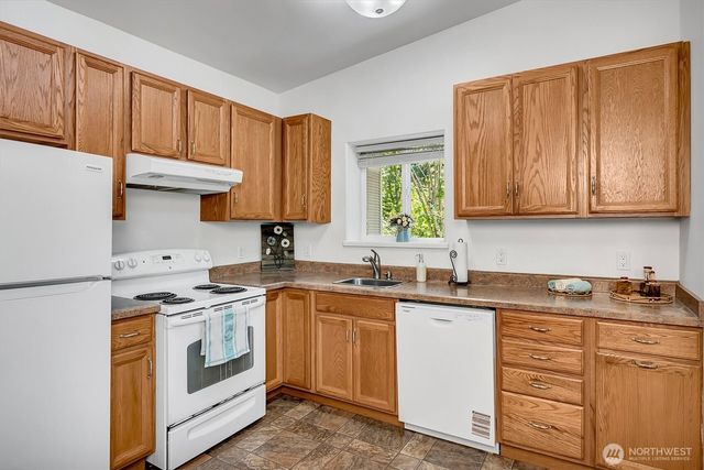 11321 E Lake Joy Drive NE, Carnation, WA 98014