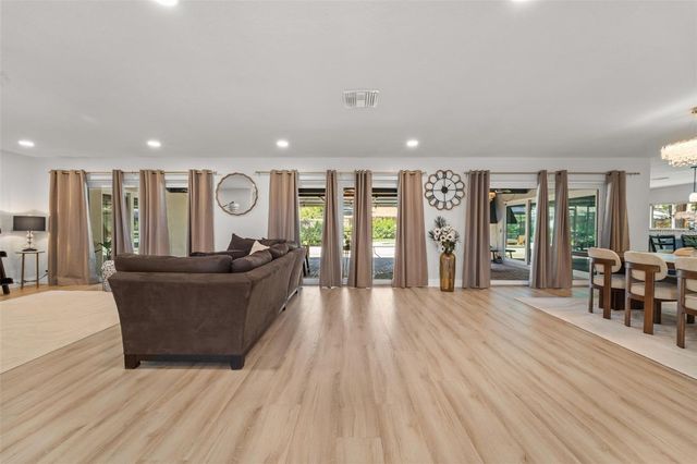 8648 14TH WAY N FL, St Petersburg, FL 33702