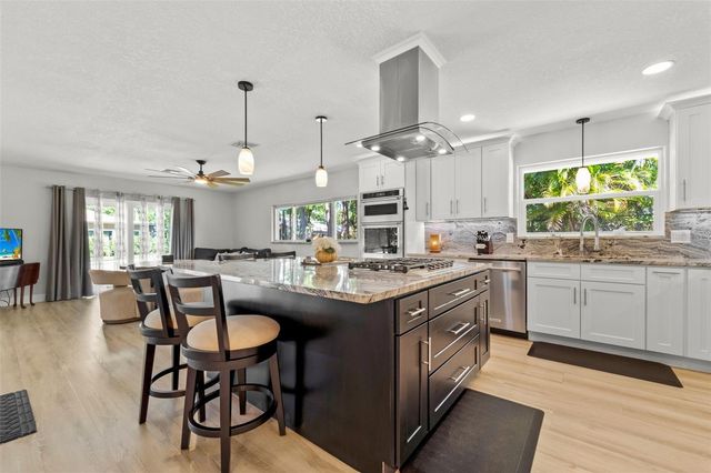 8648 14TH WAY N FL, St Petersburg, FL 33702