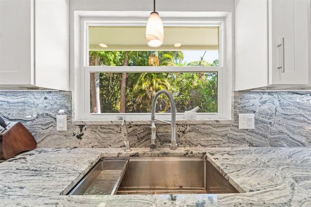 8648 14TH WAY N FL, St Petersburg, FL 33702