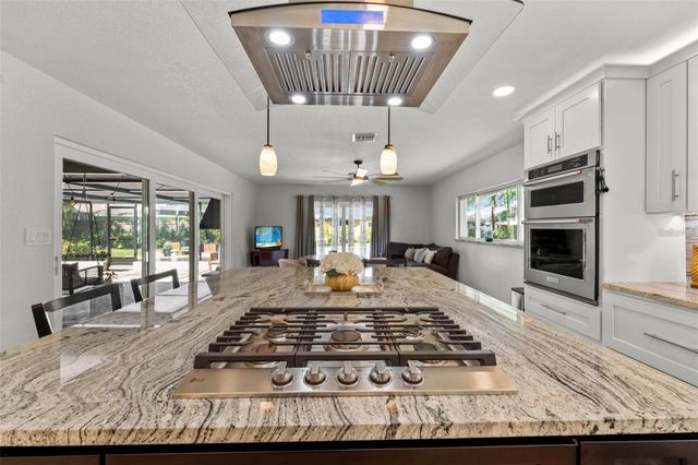 8648 14TH WAY N FL, St Petersburg, FL 33702