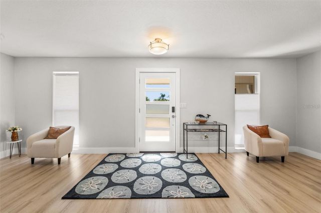 8648 14TH WAY N FL, St Petersburg, FL 33702