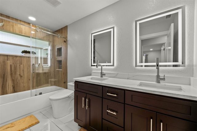 8648 14TH WAY N FL, St Petersburg, FL 33702