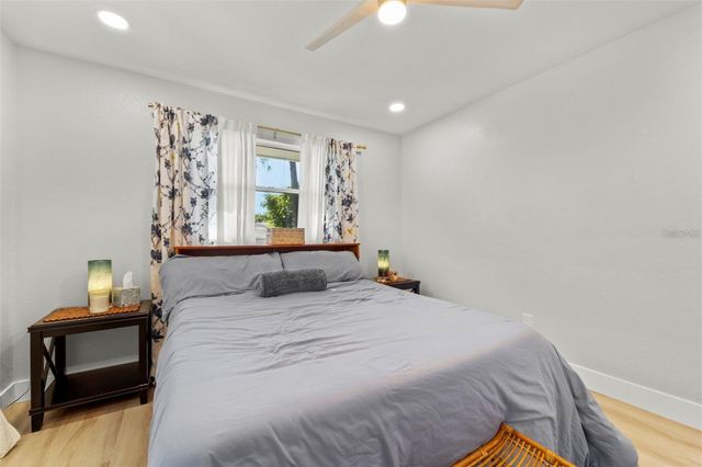 8648 14TH WAY N FL, St Petersburg, FL 33702