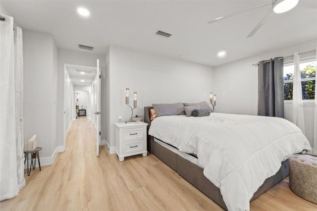 8648 14TH WAY N FL, St Petersburg, FL 33702