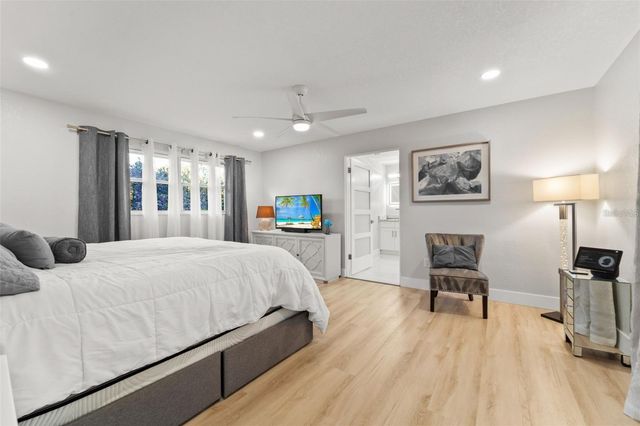 8648 14TH WAY N FL, St Petersburg, FL 33702