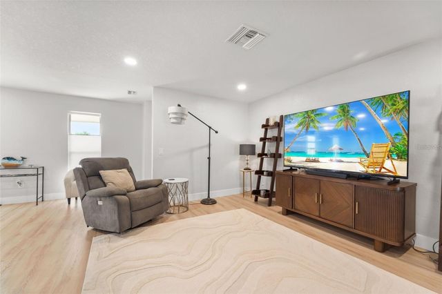 8648 14TH WAY N FL, St Petersburg, FL 33702