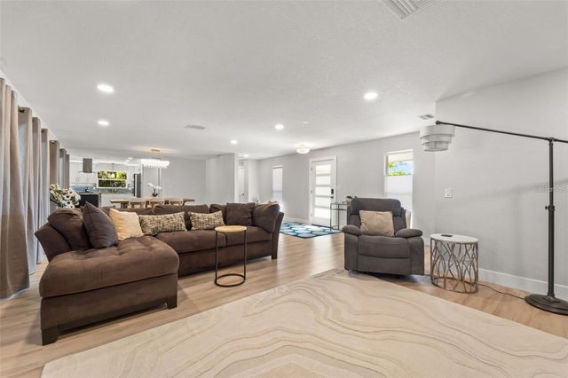 8648 14TH WAY N FL, St Petersburg, FL 33702