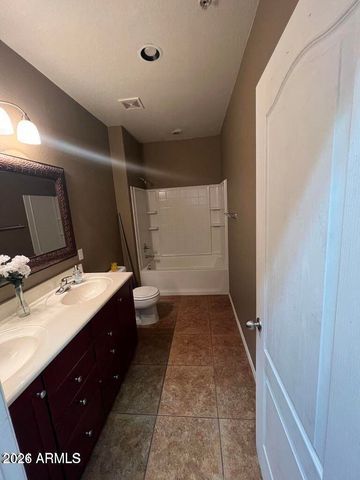 8153 W GROOM CREEK Road, Phoenix, AZ 85043