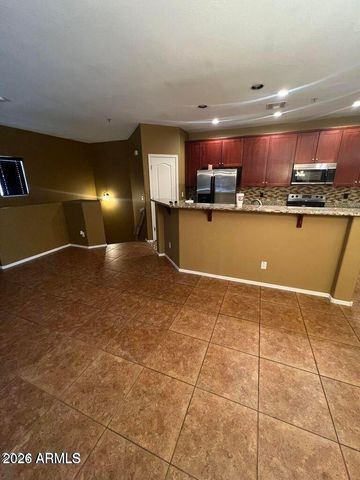 8153 W GROOM CREEK Road, Phoenix, AZ 85043