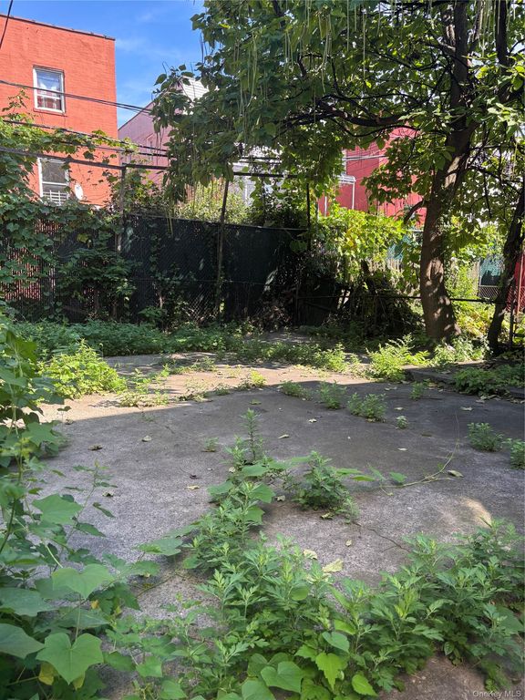 1056 Colgate Avenue, Bronx, NY 10472 — photo 3