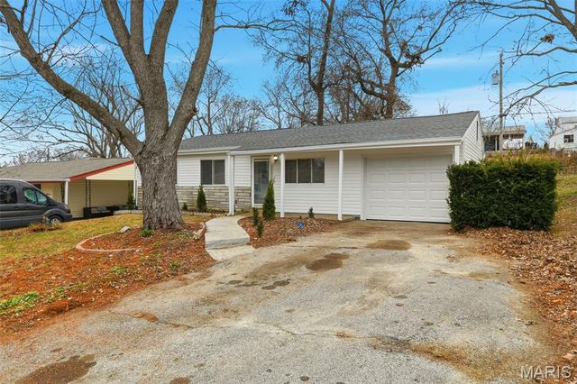 4815 Orange Blossom Lane, Hazelwood, MO 63042