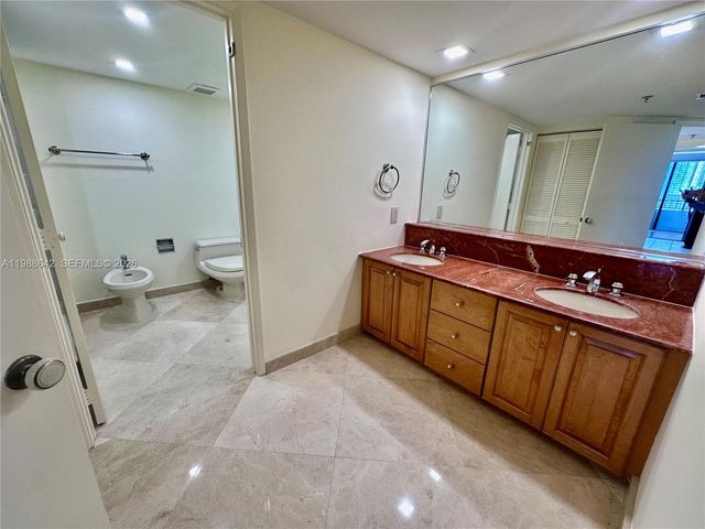 520 Brickell Key Dr A2015, Miami, FL 33131